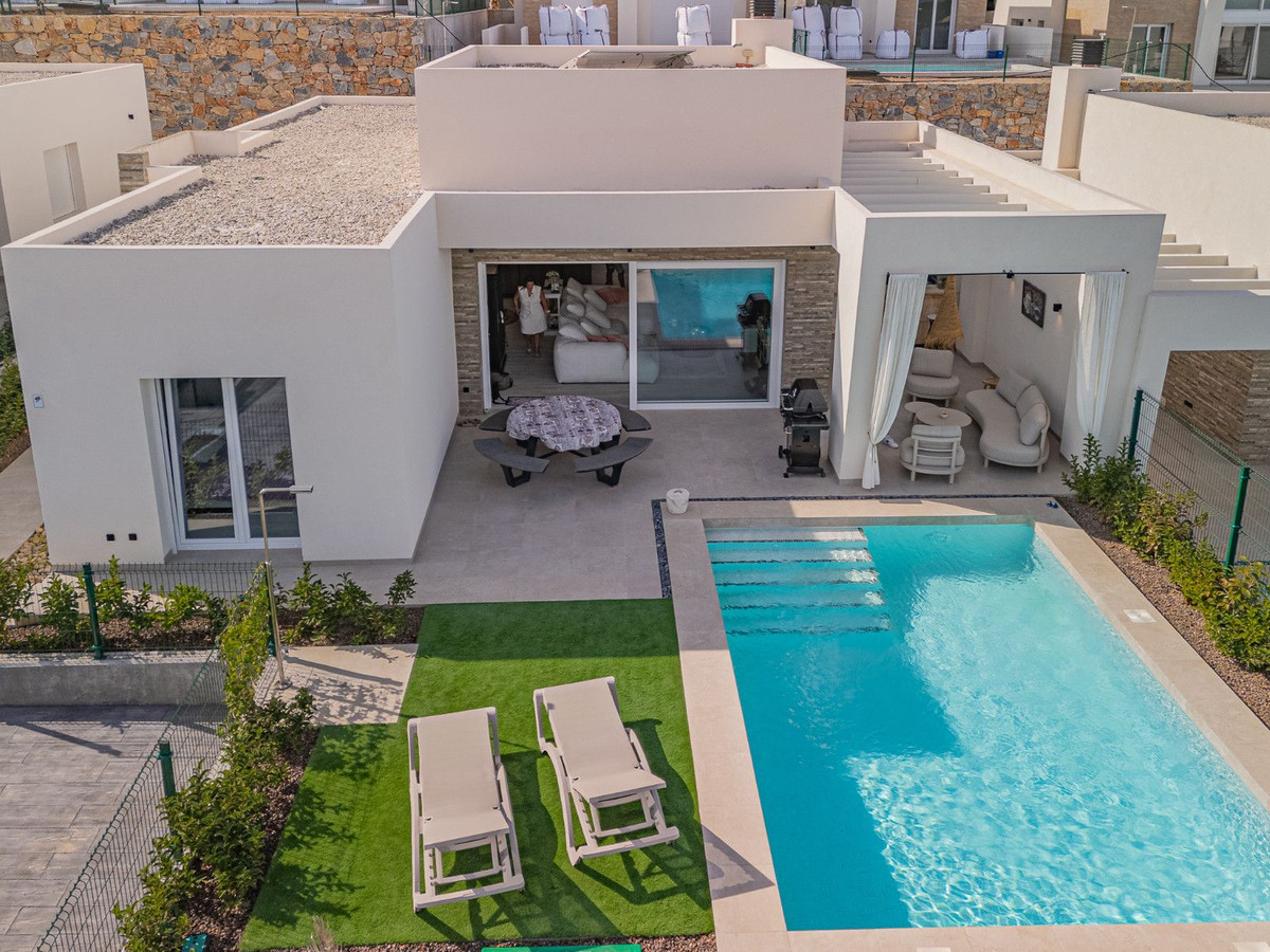 Se vende Villa - Chalet de 3 dormitorios en Costa Blanca, Alicante, España
