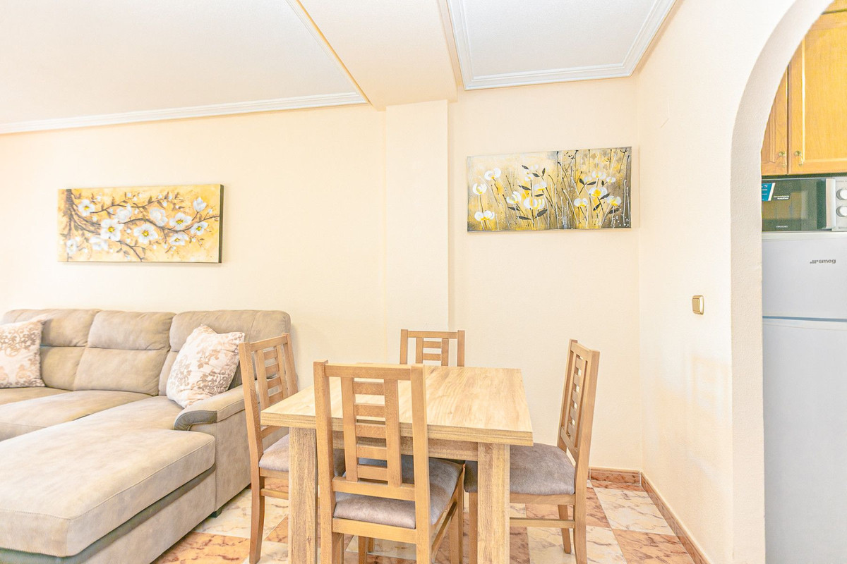 Se vende Apartamento Planta Media de 2 dormitorios en Costa Blanca, Alicante, España
