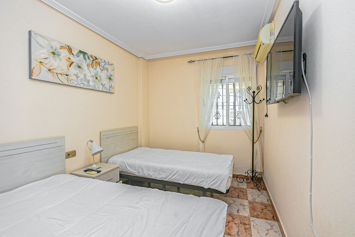 Se vende Apartamento Planta Media de 2 dormitorios en Costa Blanca, Alicante, España