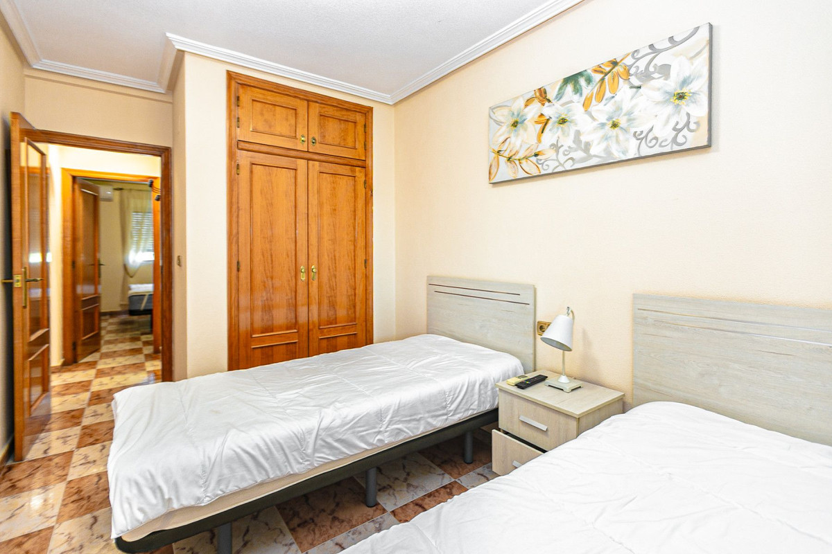 Se vende Apartamento Planta Media de 2 dormitorios en Costa Blanca, Alicante, España
