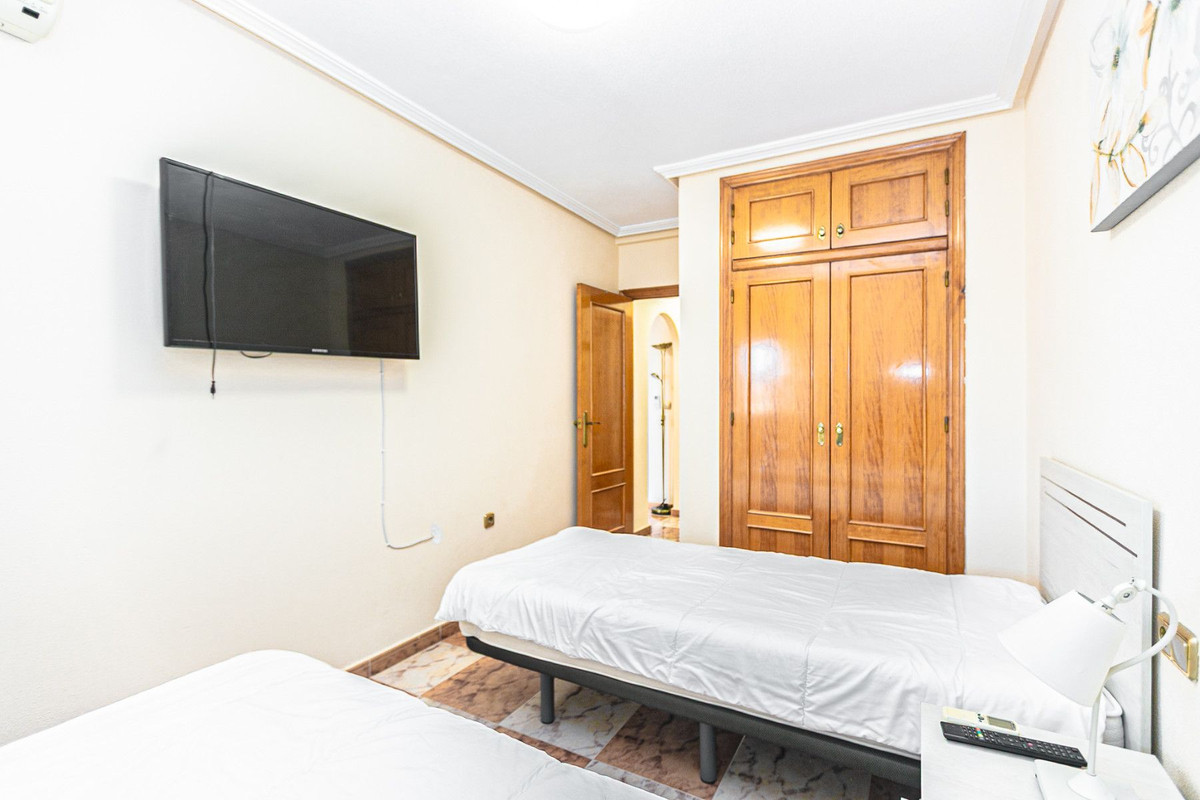 Se vende Apartamento Planta Media de 2 dormitorios en Costa Blanca, Alicante, España