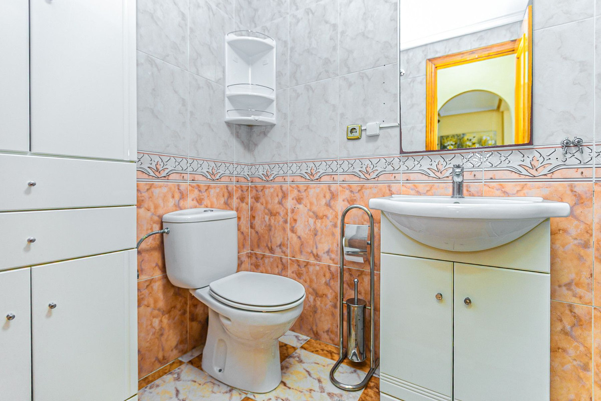 Se vende Apartamento Planta Media de 2 dormitorios en Costa Blanca, Alicante, España