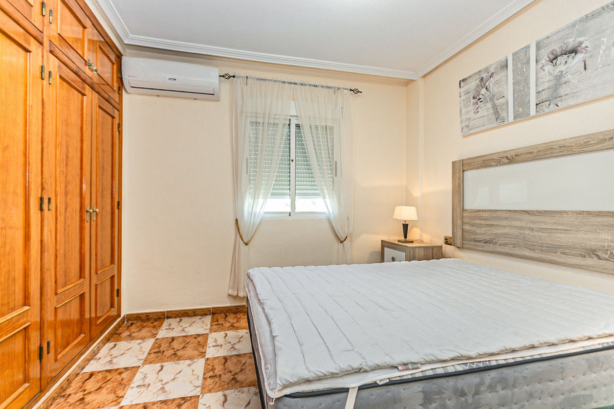 Se vende Apartamento Planta Media de 2 dormitorios en Costa Blanca, Alicante, España