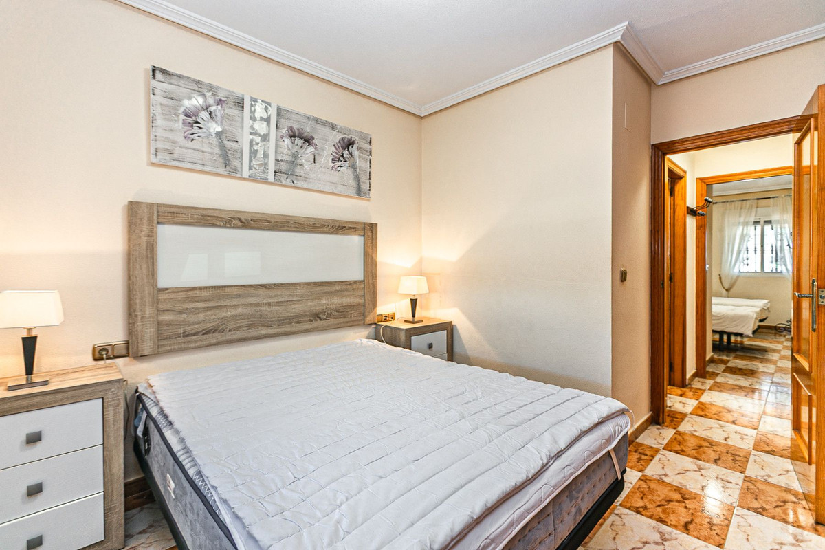 Se vende Apartamento Planta Media de 2 dormitorios en Costa Blanca, Alicante, España
