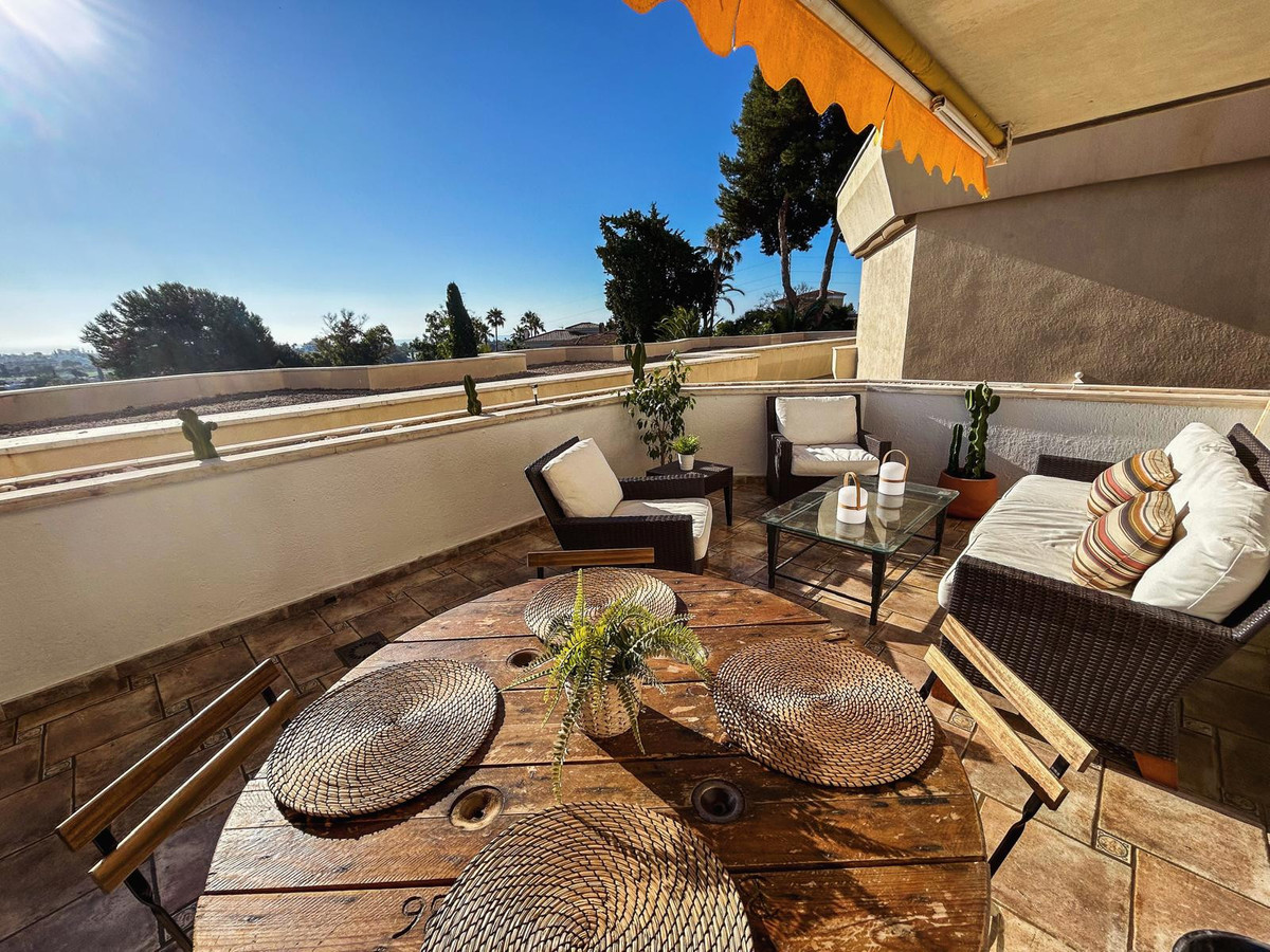 2 Bed Apartment for sale in Atalaya Costa Del Sol, Málaga, Spain