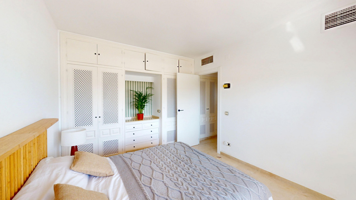 2 Bed Apartment for sale in Atalaya Costa Del Sol, Málaga, Spain