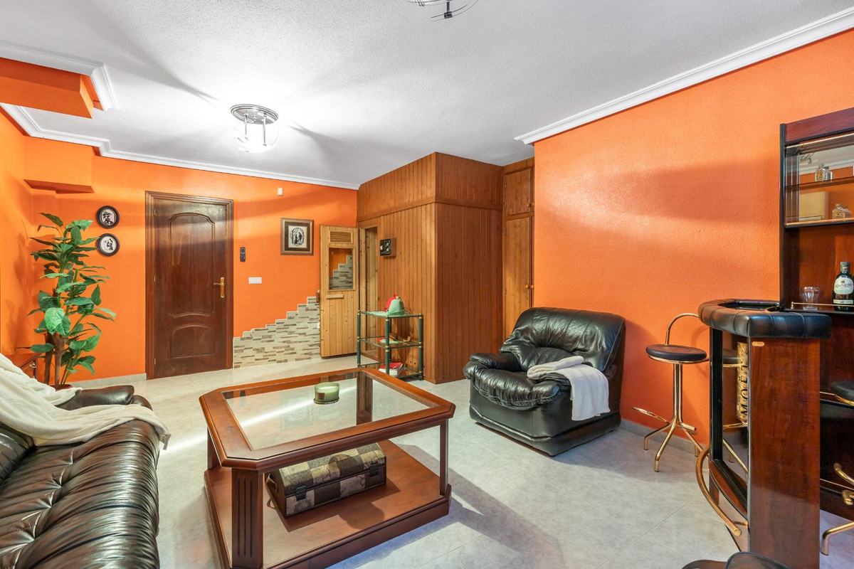 Se vende Villa - Chalet de 5 dormitorios en Costa Blanca, Alicante, España
