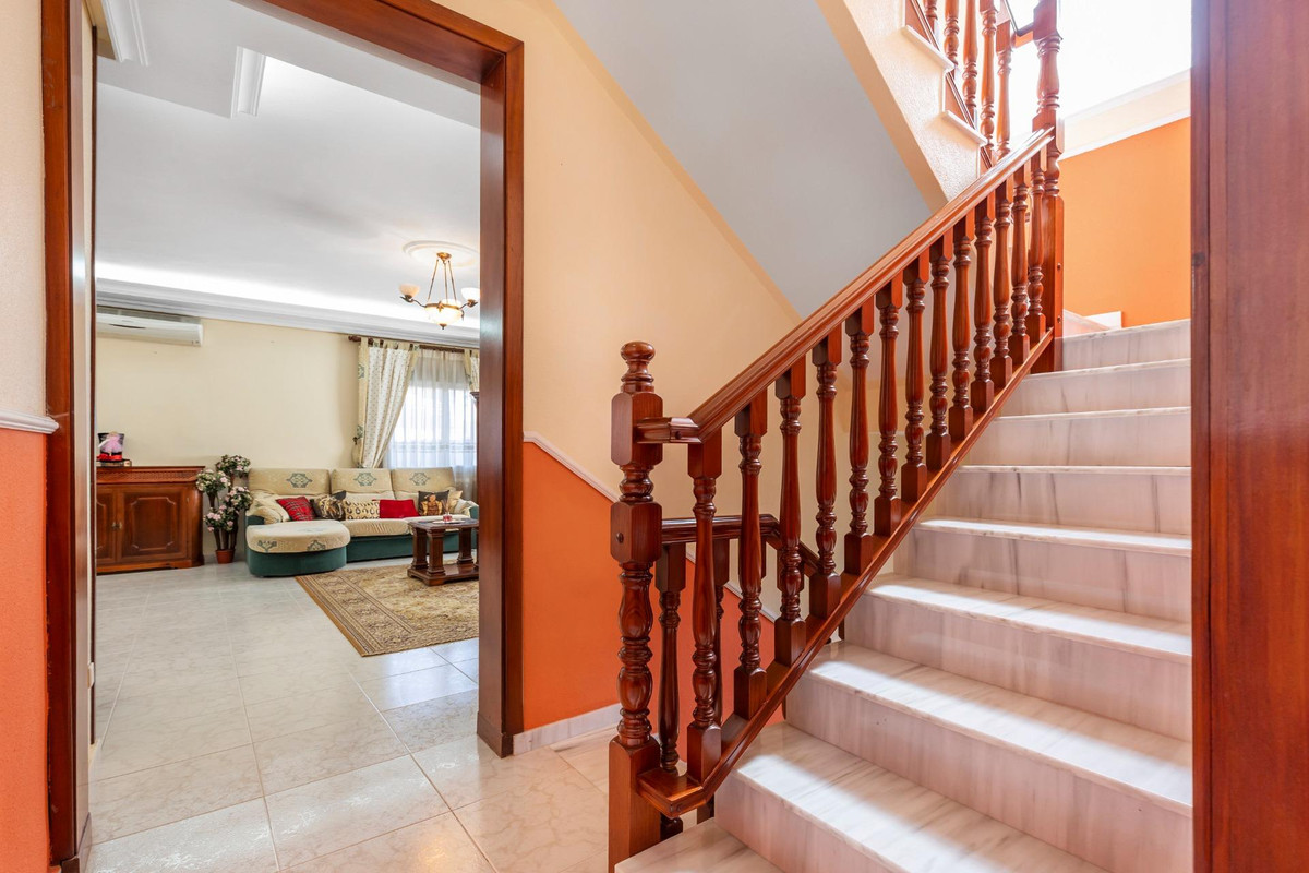 Se vende Villa - Chalet de 5 dormitorios en Costa Blanca, Alicante, España