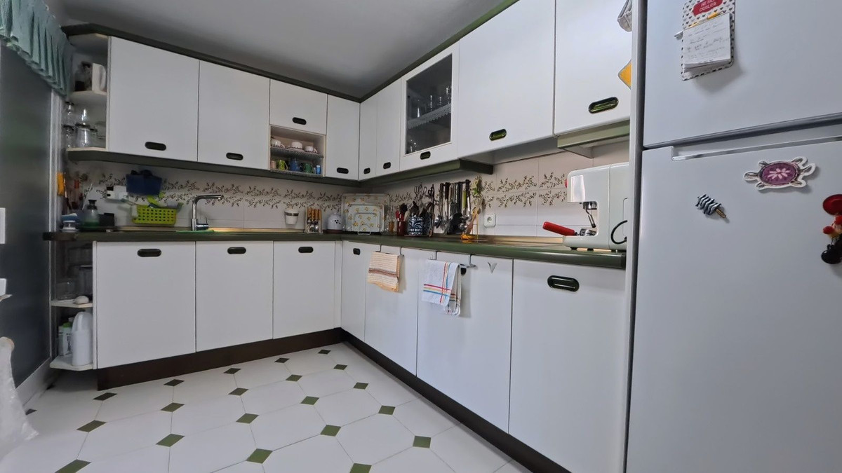 3 Bed Apartment for sale in La Carihuela Costa Del Sol, Málaga, Spain