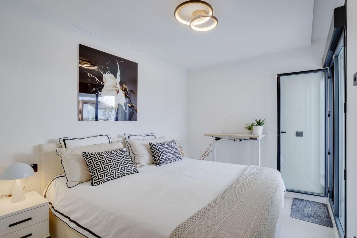 3 Bed Apartment for sale in Estepona Costa Del Sol, Málaga, Spain