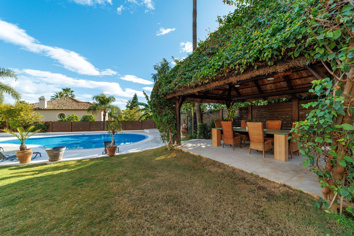 8 Bed Townhouse for sale in Marbella Costa Del Sol, Málaga, Spain