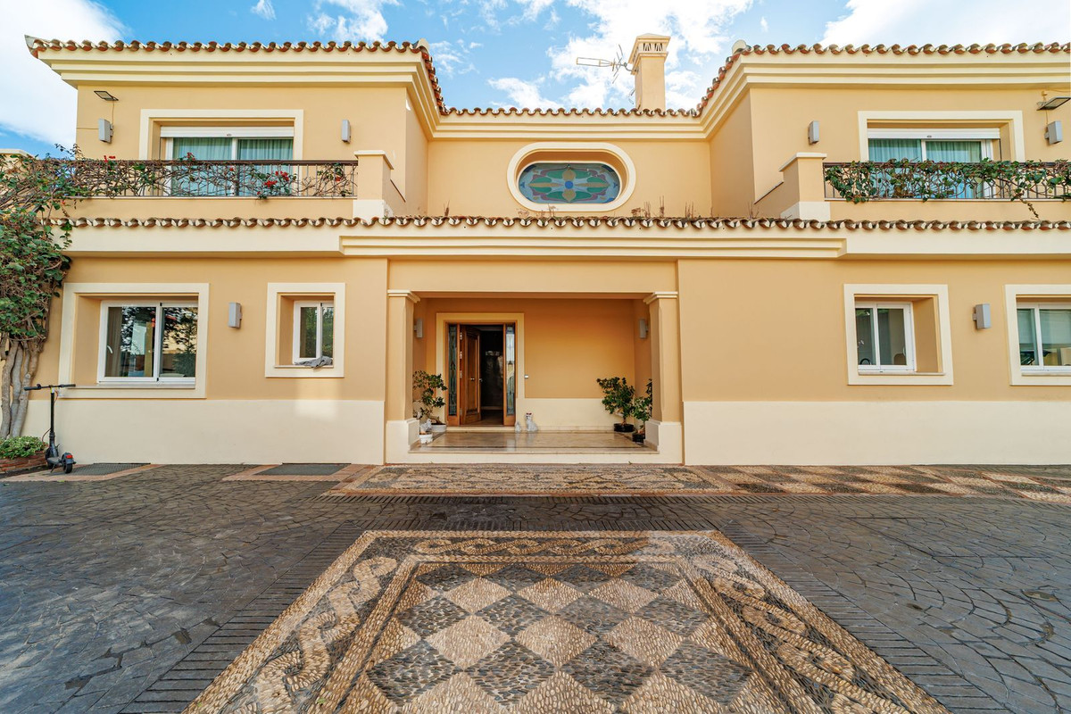 8 Bed Townhouse for sale in Marbella Costa Del Sol, Málaga, Spain