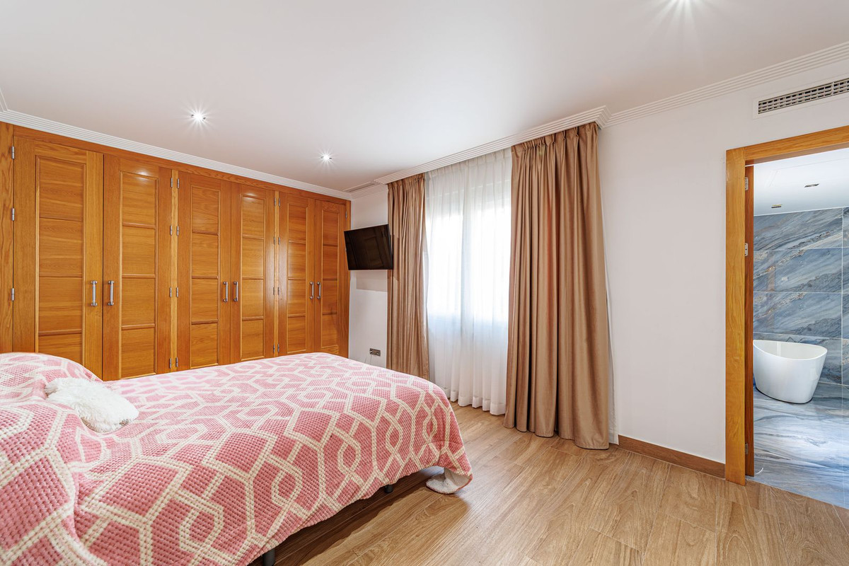 8 Bed Townhouse for sale in Marbella Costa Del Sol, Málaga, Spain