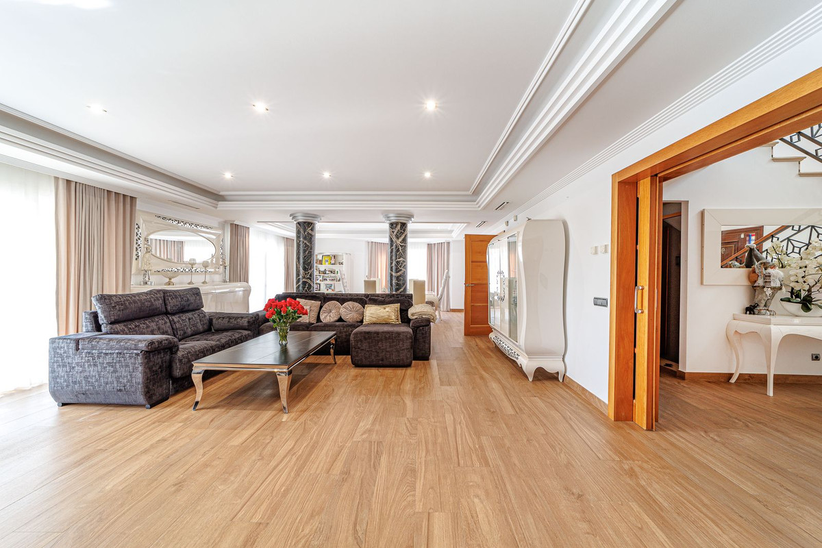 8 Bed Townhouse for sale in Marbella Costa Del Sol, Málaga, Spain