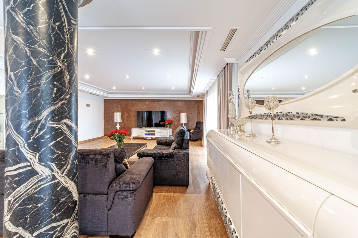 8 Bed Townhouse for sale in Marbella Costa Del Sol, Málaga, Spain
