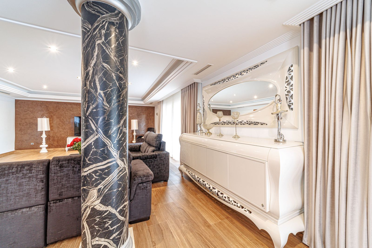 8 Bed Townhouse for sale in Marbella Costa Del Sol, Málaga, Spain