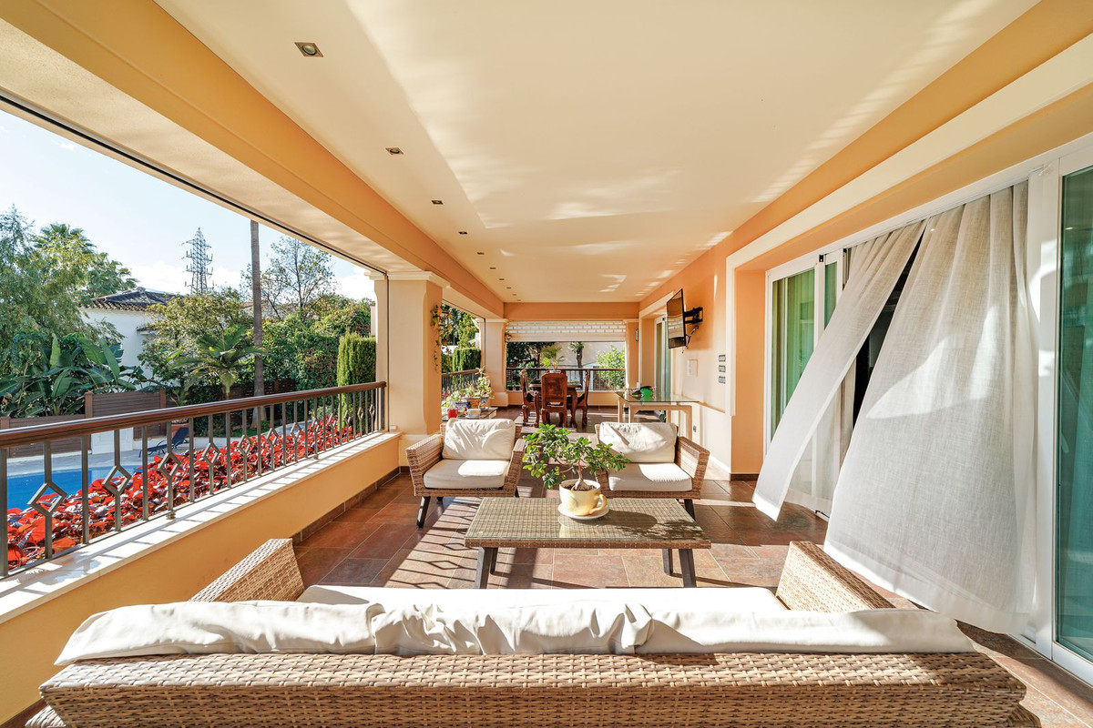 8 Bed Townhouse for sale in Marbella Costa Del Sol, Málaga, Spain