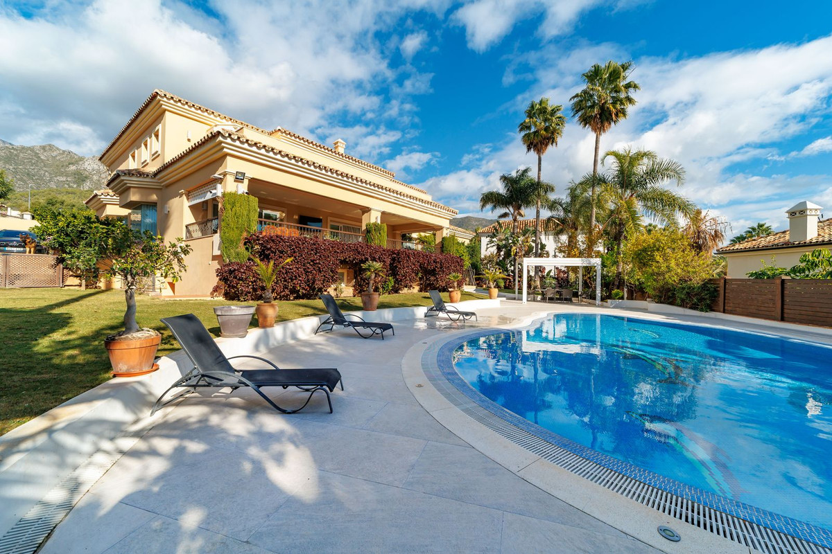 8 Bed Townhouse for sale in Marbella Costa Del Sol, Málaga, Spain