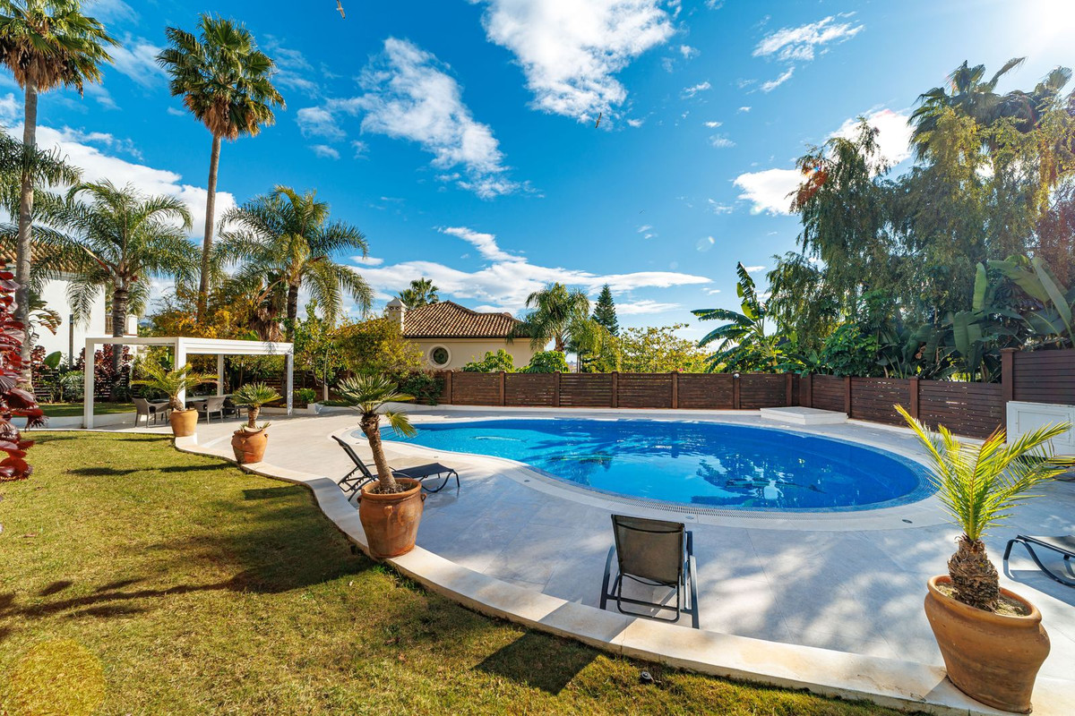 8 Bed Townhouse for sale in Marbella Costa Del Sol, Málaga, Spain