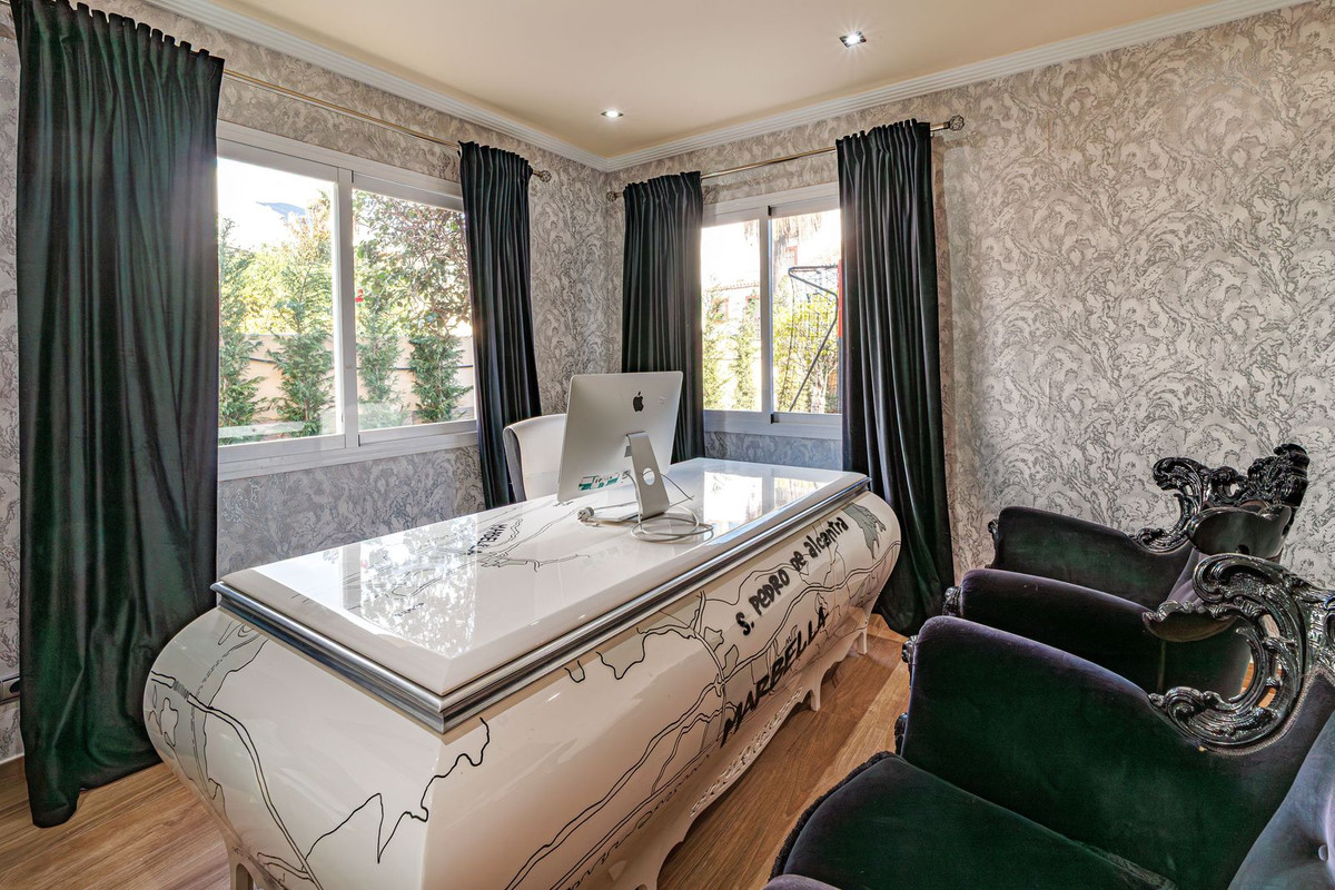8 Bed Townhouse for sale in Marbella Costa Del Sol, Málaga, Spain