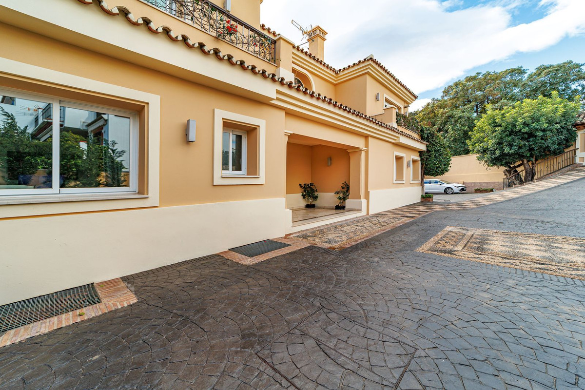 8 Bed Townhouse for sale in Marbella Costa Del Sol, Málaga, Spain