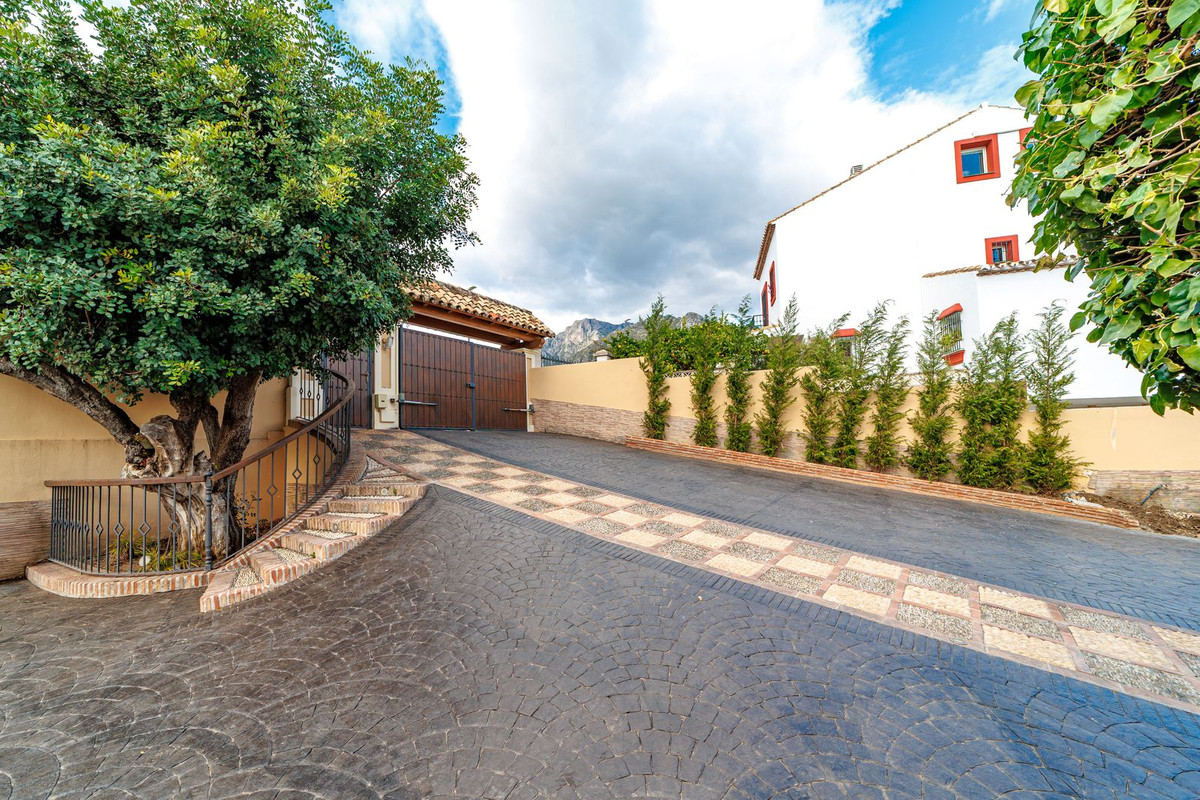 8 Bed Townhouse for sale in Marbella Costa Del Sol, Málaga, Spain