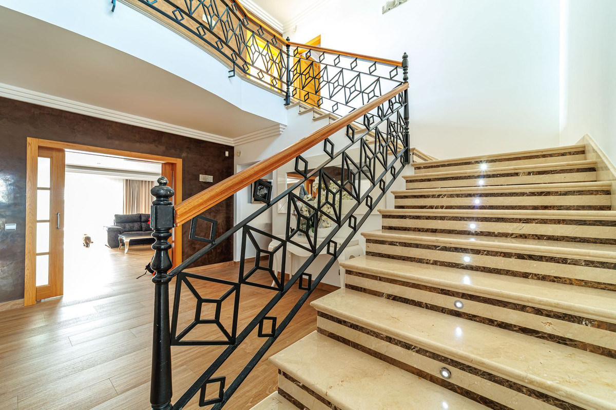 8 Bed Townhouse for sale in Marbella Costa Del Sol, Málaga, Spain
