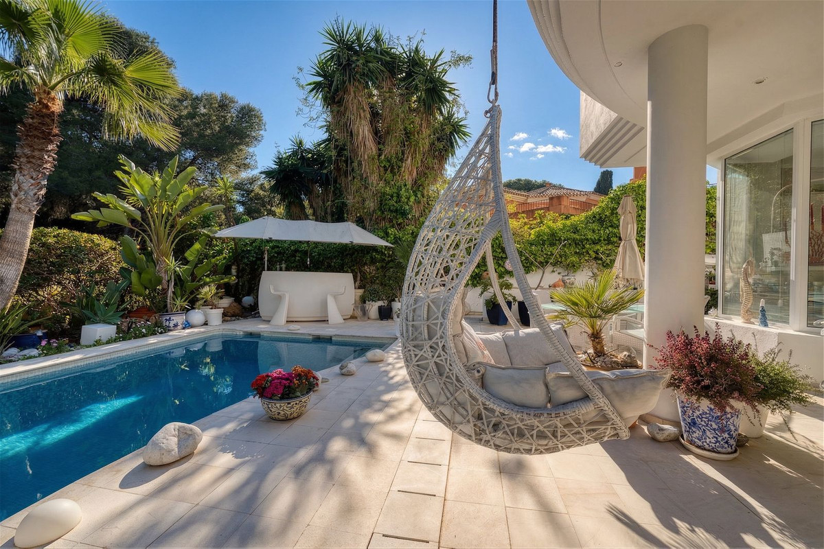 4 Bed Townhouse for sale in New Golden Mile Costa Del Sol, Málaga, Spain