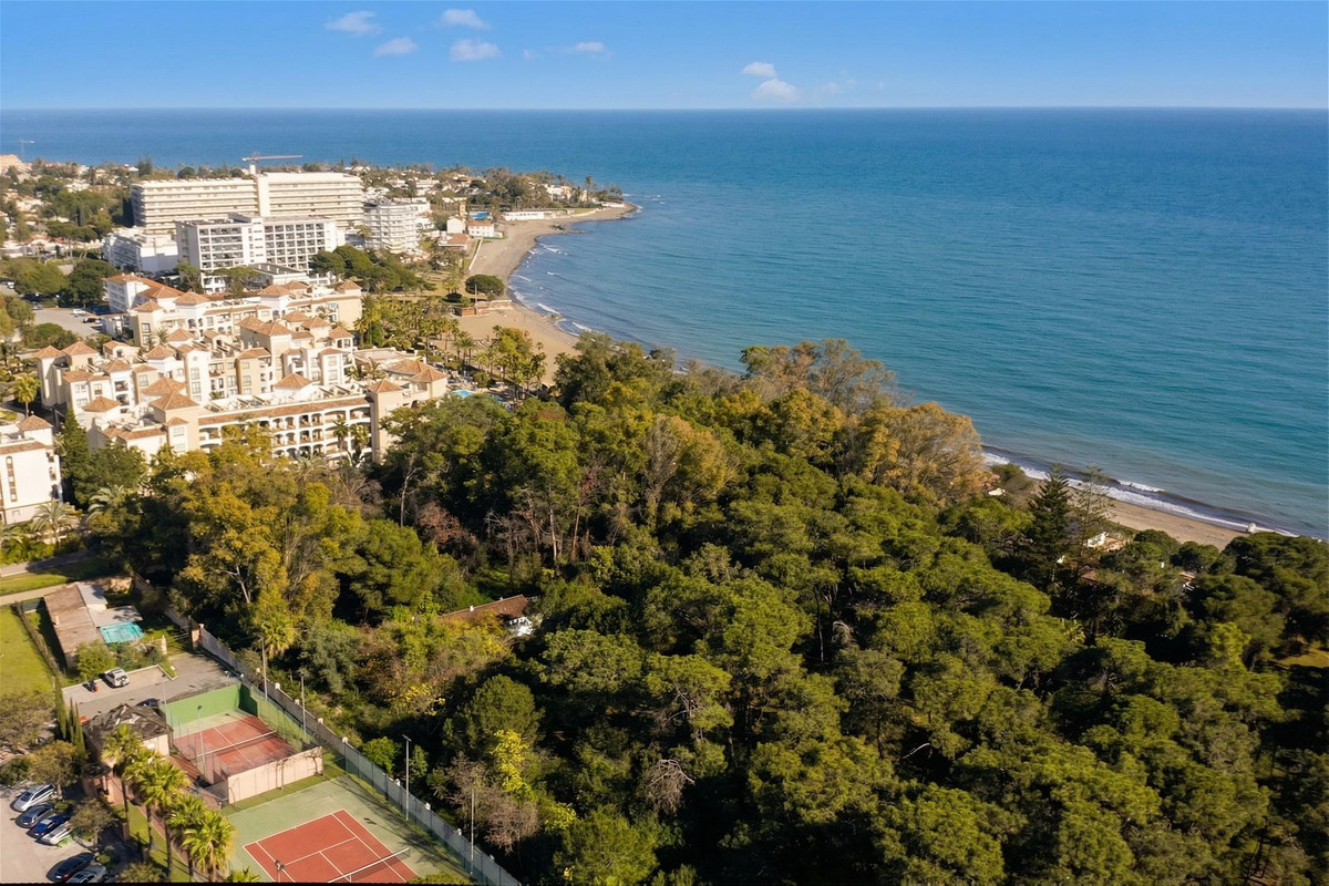 4 Bed Townhouse for sale in New Golden Mile Costa Del Sol, Málaga, Spain