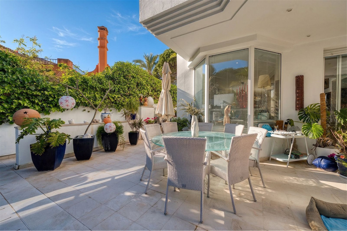 4 Bed Townhouse for sale in New Golden Mile Costa Del Sol, Málaga, Spain