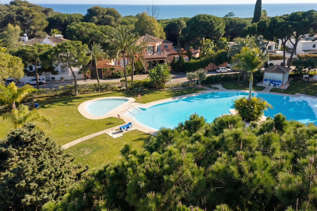 4 Bed Townhouse for sale in New Golden Mile Costa Del Sol, Málaga, Spain