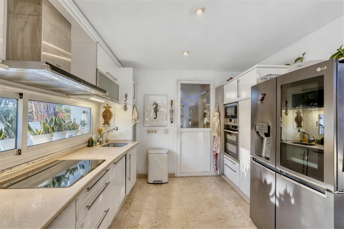 4 Bed Townhouse for sale in New Golden Mile Costa Del Sol, Málaga, Spain