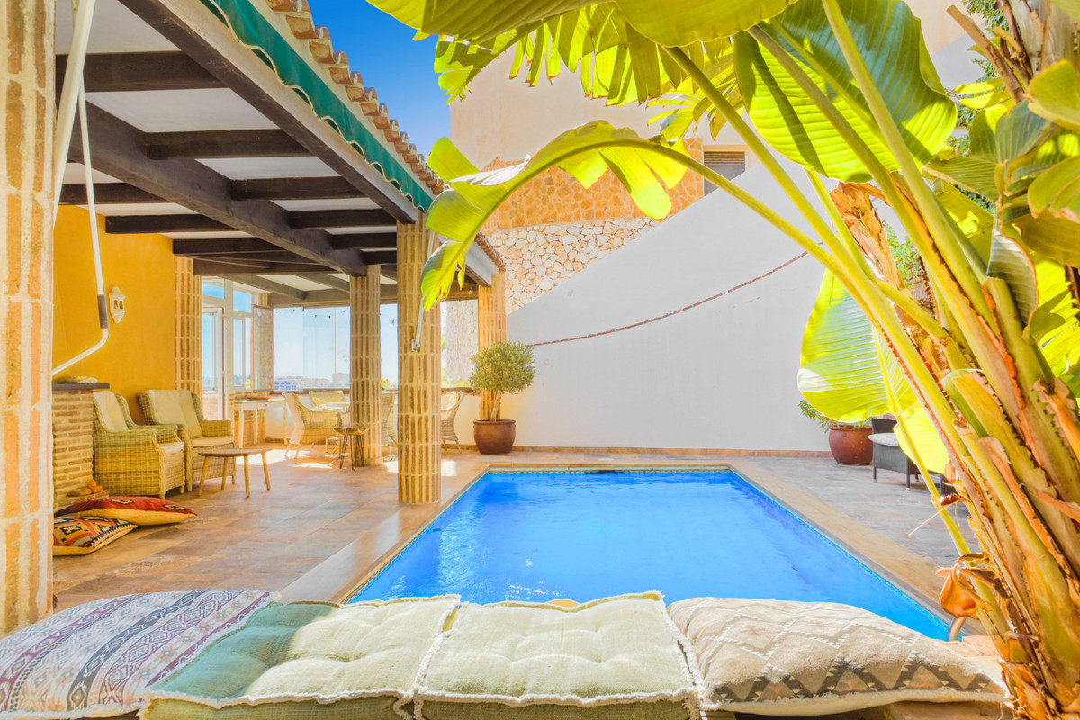 5 Bed Townhouse for sale in Torremuelle Costa Del Sol, Málaga, Spain