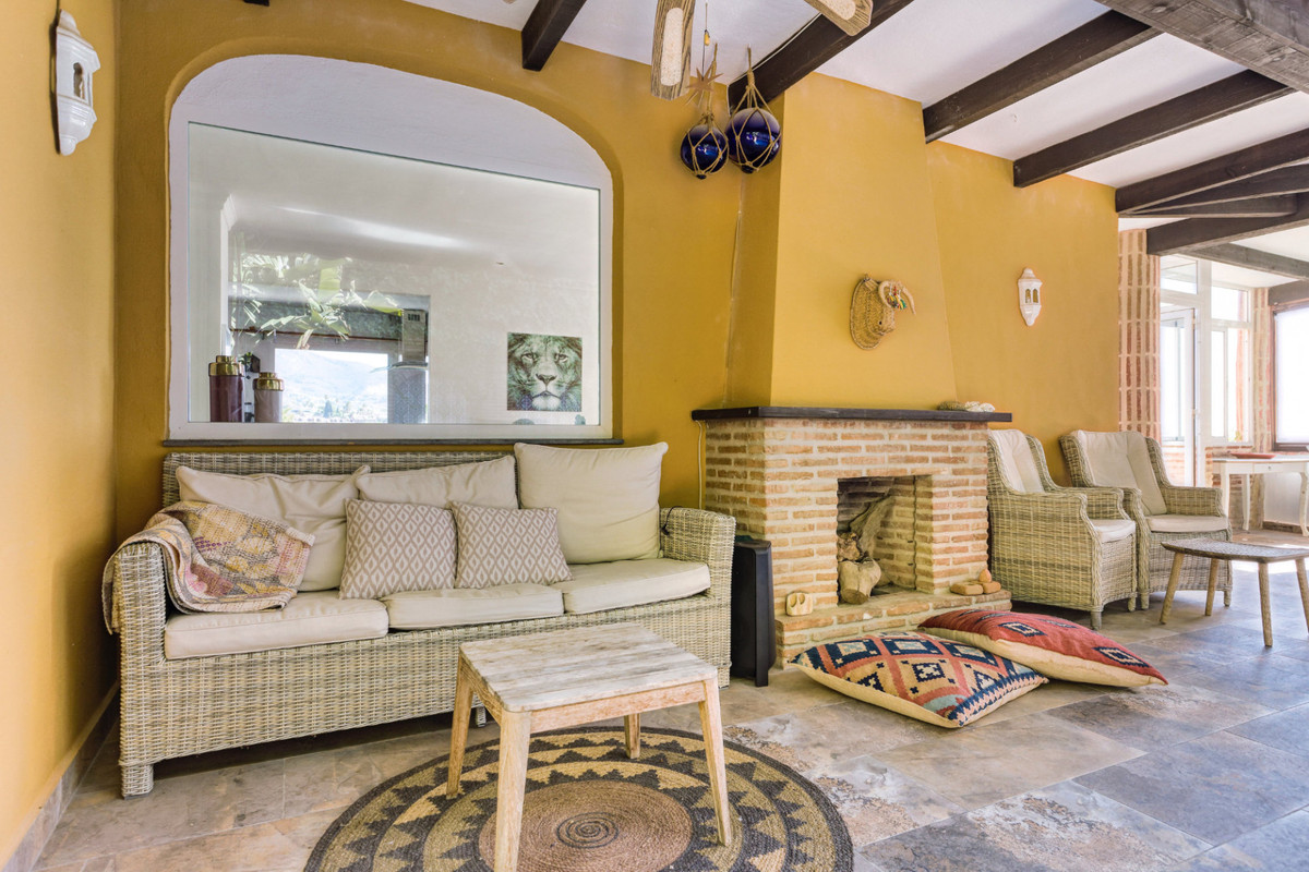 5 Bed Townhouse for sale in Torremuelle Costa Del Sol, Málaga, Spain