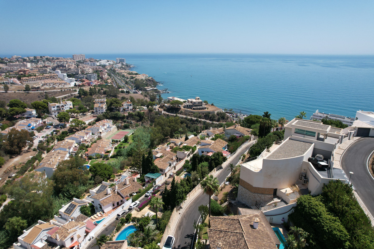 5 Bed Townhouse for sale in Torremuelle Costa Del Sol, Málaga, Spain