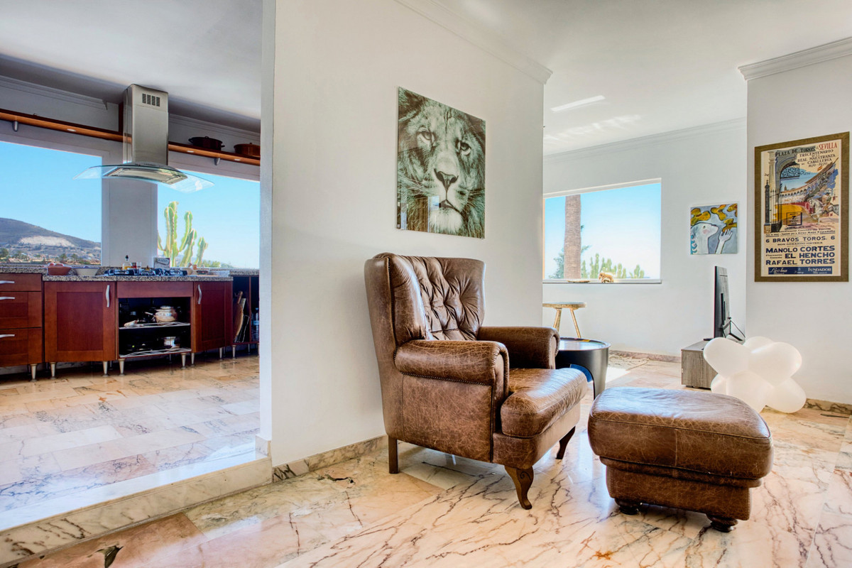 5 Bed Townhouse for sale in Torremuelle Costa Del Sol, Málaga, Spain