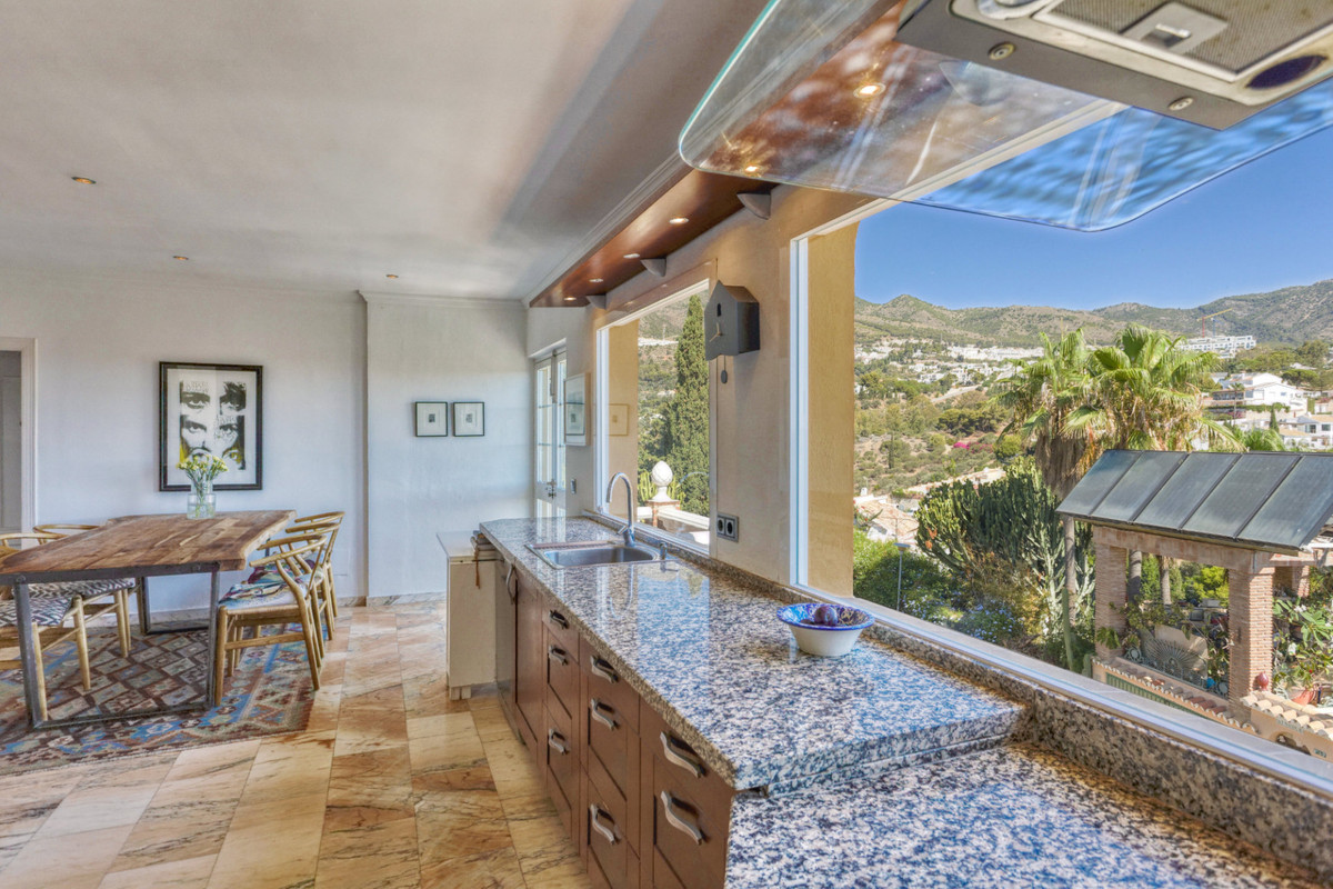 5 Bed Townhouse for sale in Torremuelle Costa Del Sol, Málaga, Spain