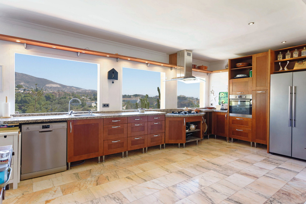 5 Bed Townhouse for sale in Torremuelle Costa Del Sol, Málaga, Spain