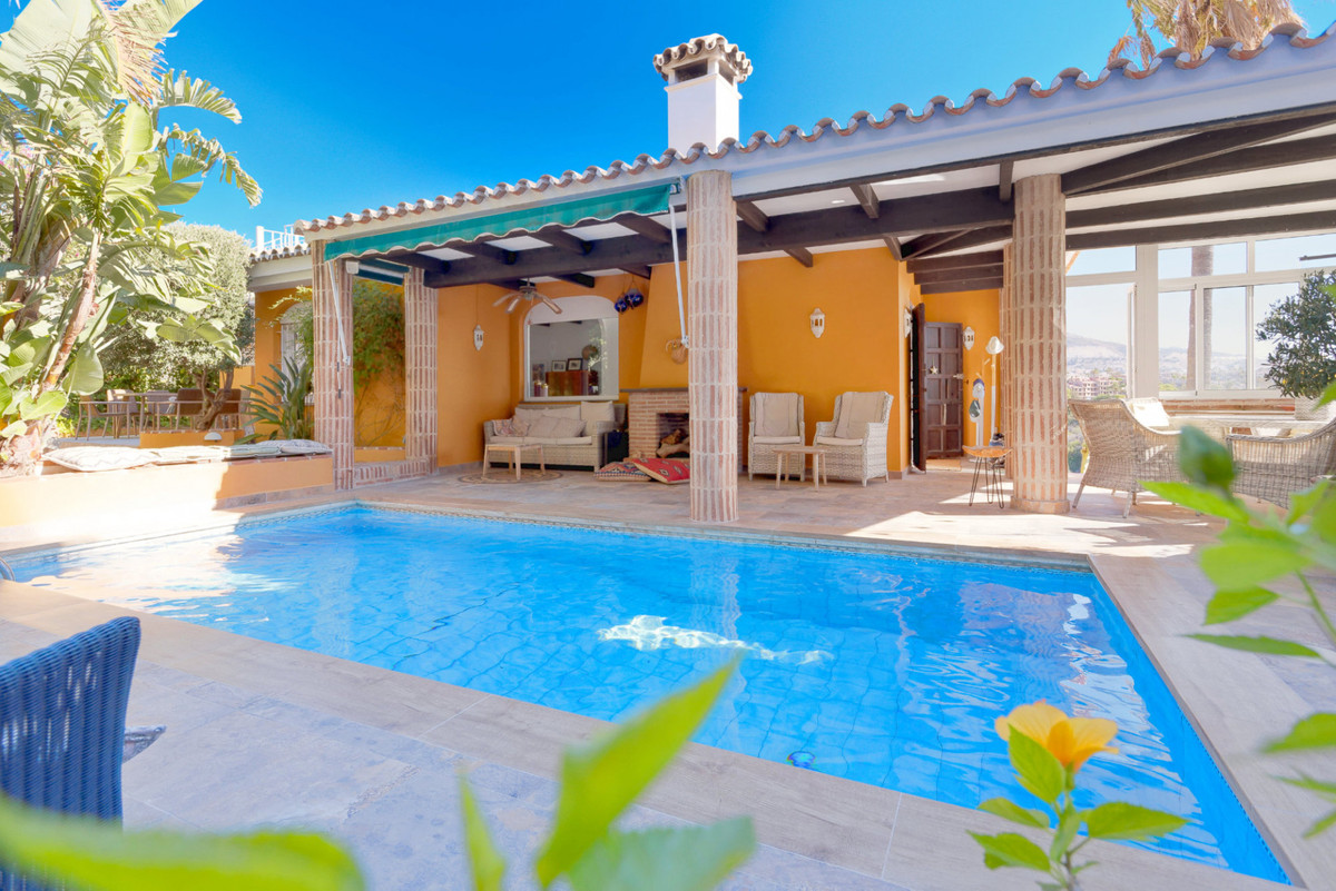 5 Bed Townhouse for sale in Torremuelle Costa Del Sol, Málaga, Spain