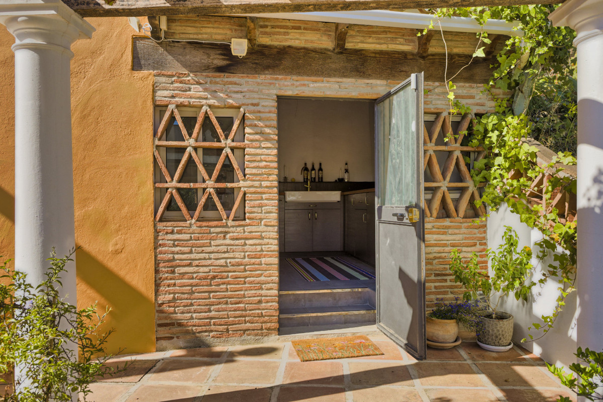 5 Bed Townhouse for sale in Torremuelle Costa Del Sol, Málaga, Spain