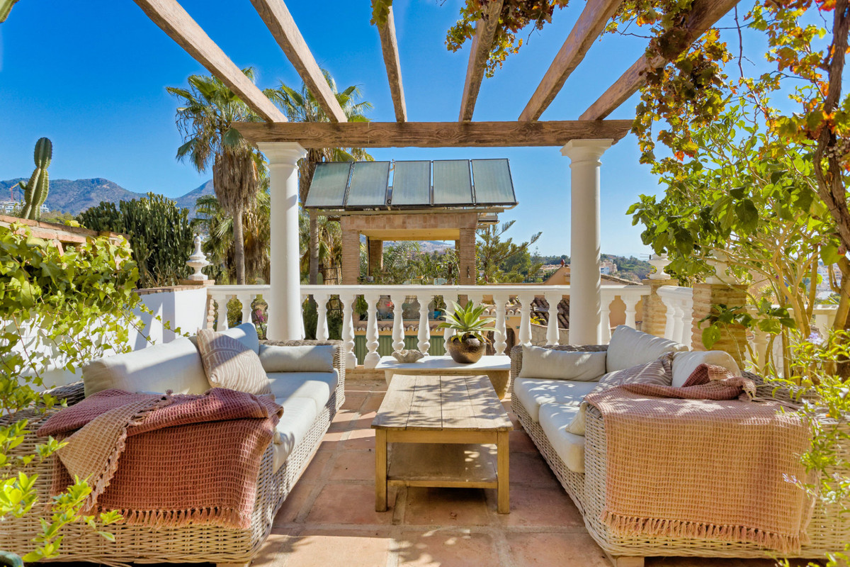 5 Bed Townhouse for sale in Torremuelle Costa Del Sol, Málaga, Spain