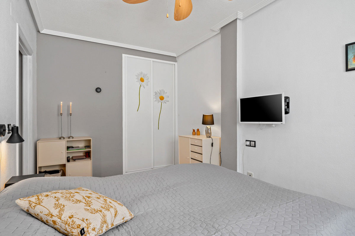 Se vende Apartamento en Planta Última de 2 dormitorios en Costa Blanca, Alicante, España