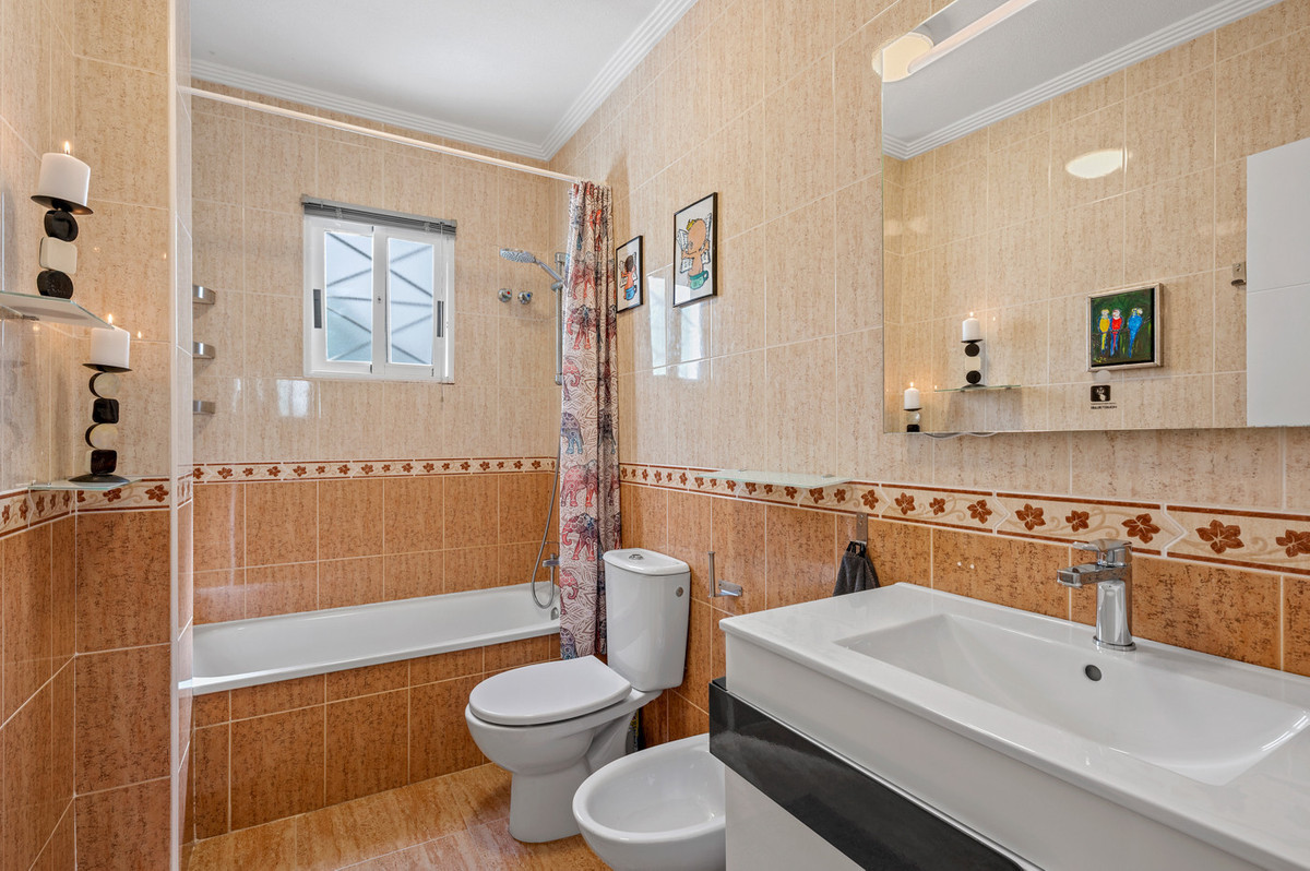 Se vende Apartamento en Planta Última de 2 dormitorios en Costa Blanca, Alicante, España