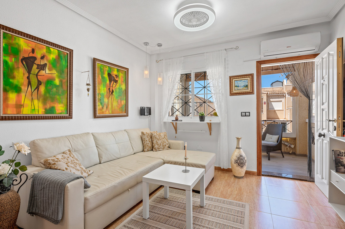 Se vende Apartamento en Planta Última de 2 dormitorios en Costa Blanca, Alicante, España
