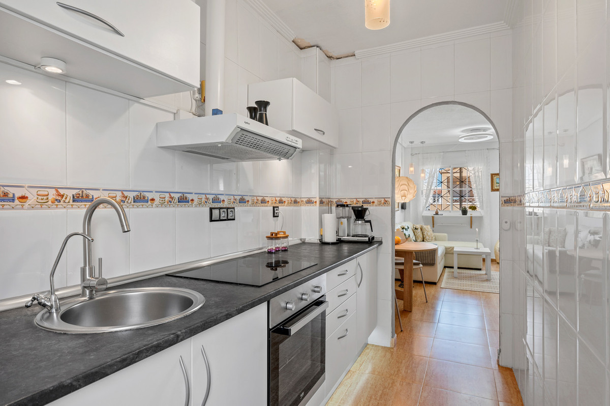 Se vende Apartamento en Planta Última de 2 dormitorios en Costa Blanca, Alicante, España
