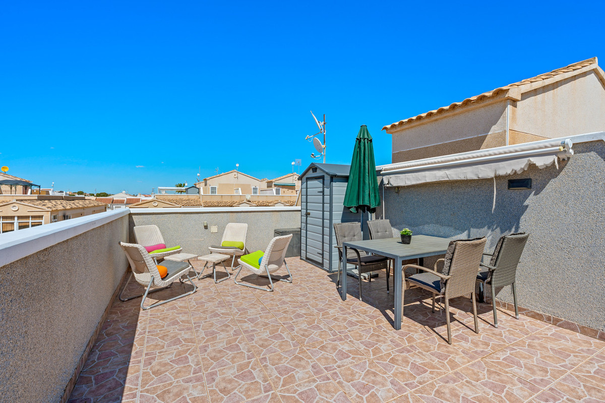 Se vende Apartamento en Planta Última de 2 dormitorios en Costa Blanca, Alicante, España