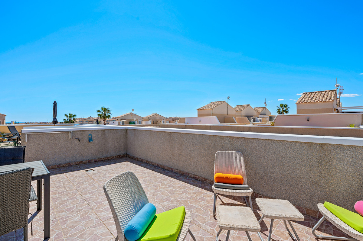 Se vende Apartamento en Planta Última de 2 dormitorios en Costa Blanca, Alicante, España