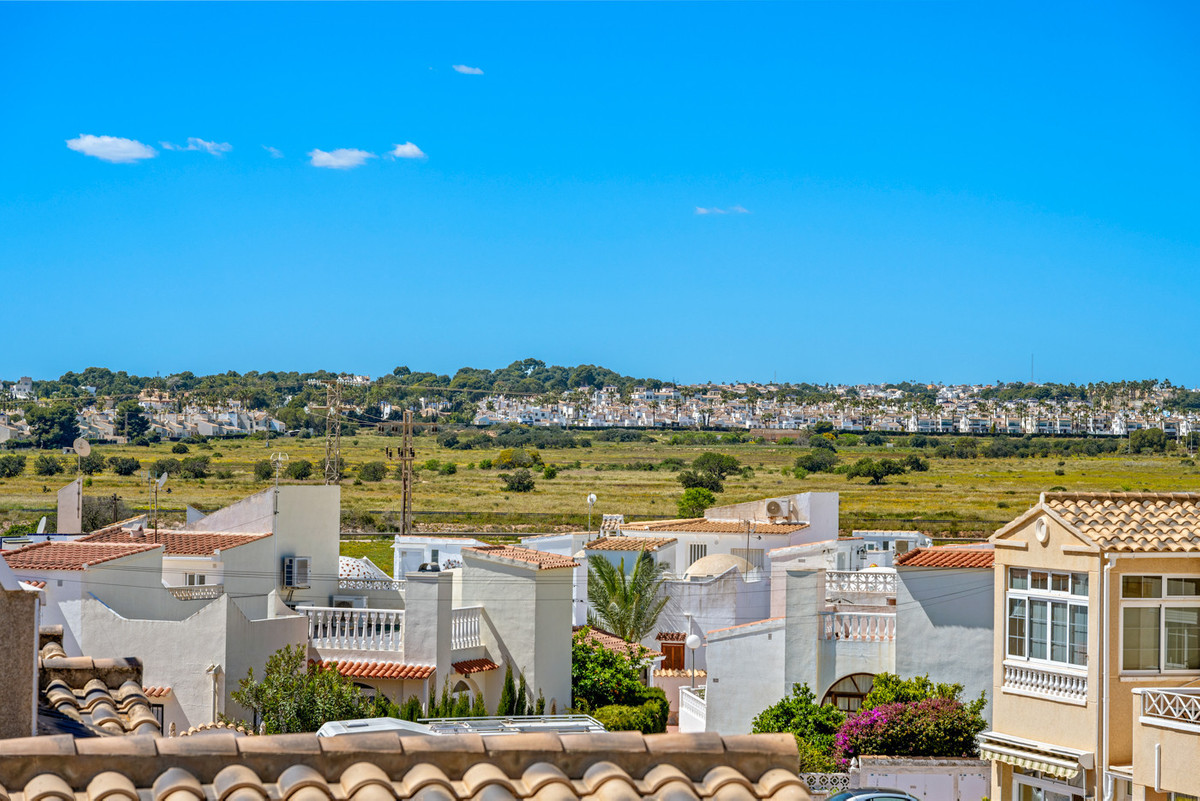 Se vende Apartamento en Planta Última de 2 dormitorios en Costa Blanca, Alicante, España