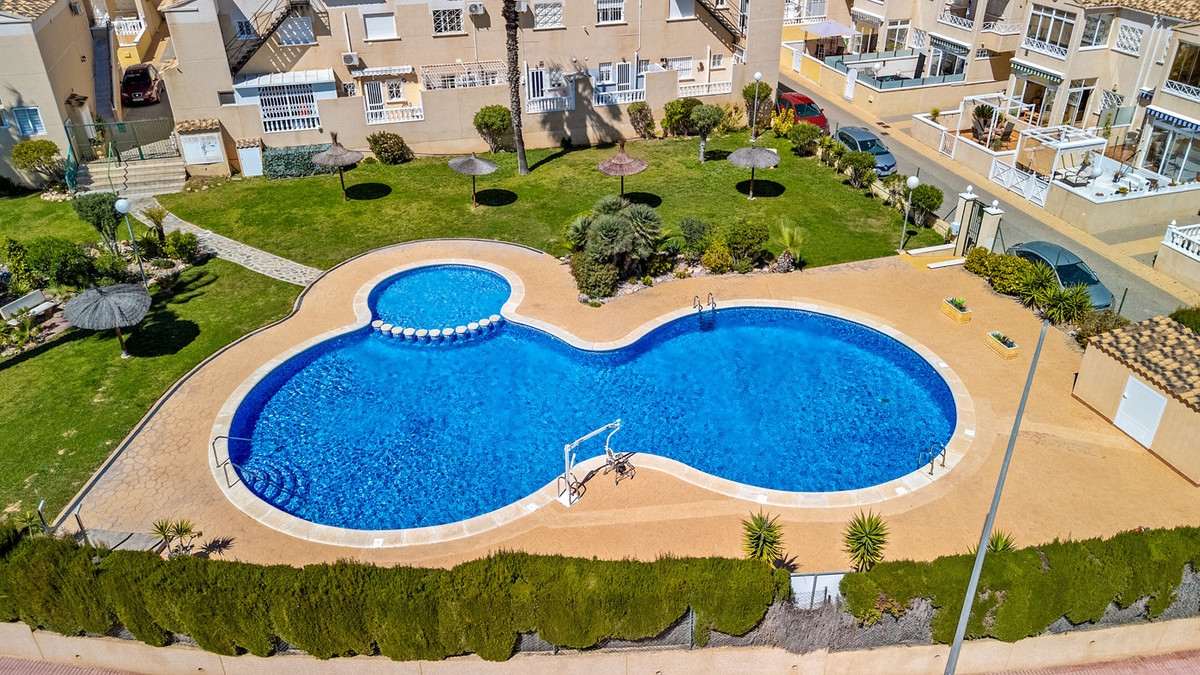 Se vende Apartamento en Planta Última de 2 dormitorios en Costa Blanca, Alicante, España