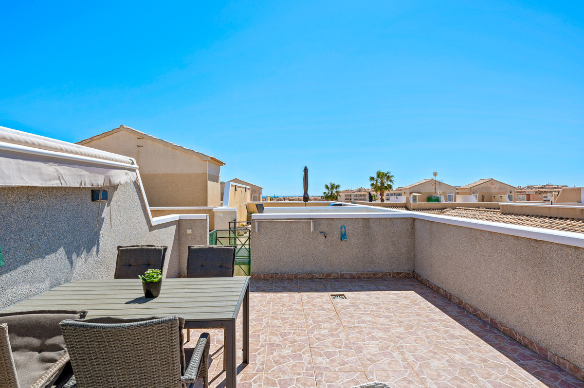 Se vende Apartamento en Planta Última de 2 dormitorios en Costa Blanca, Alicante, España